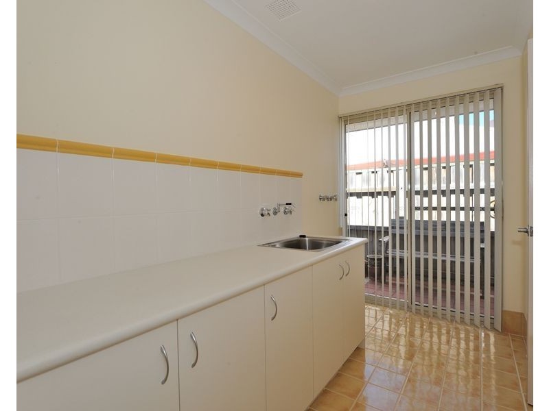 11 Boyle Avenue, Rockingham WA 6168