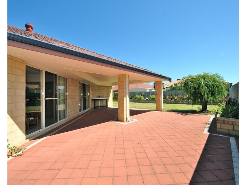 11 Boyle Avenue, Rockingham WA 6168