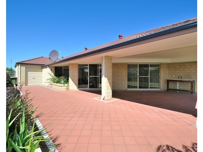 11 Boyle Avenue, Rockingham WA 6168