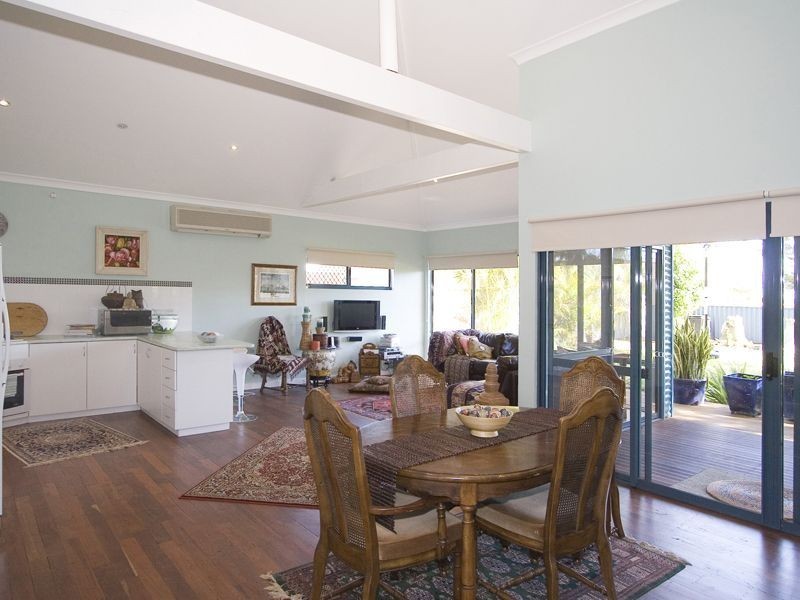 97 Gloucester Crescent, Shoalwater WA 6169