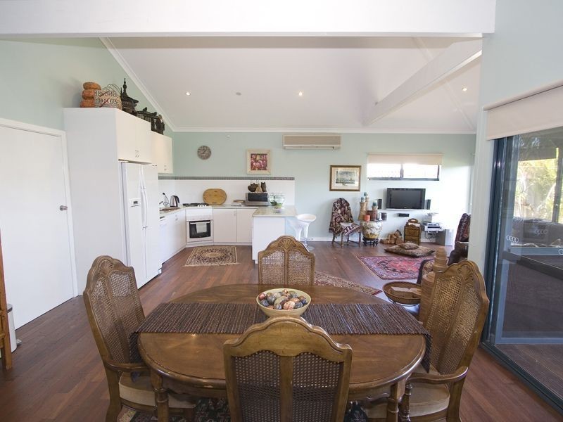 97 Gloucester Crescent, Shoalwater WA 6169