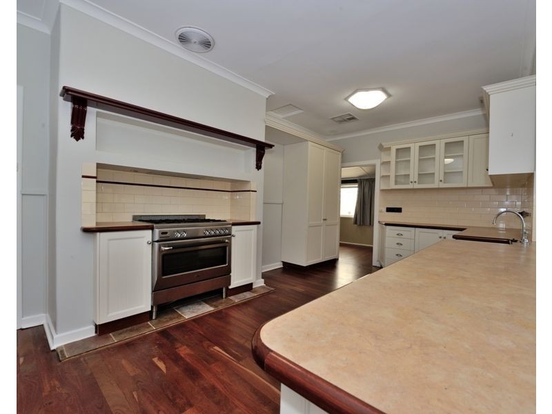 7 Griggs Way, Rockingham WA 6168