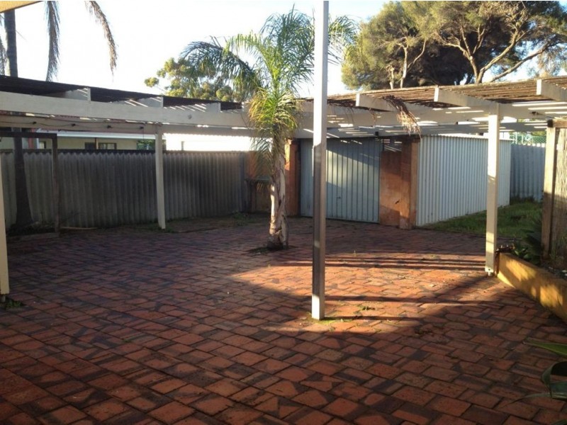 31 Leeder Street, Safety Bay WA 6169