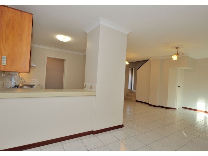 4/13 Baralda Court, Rockingham WA 6168