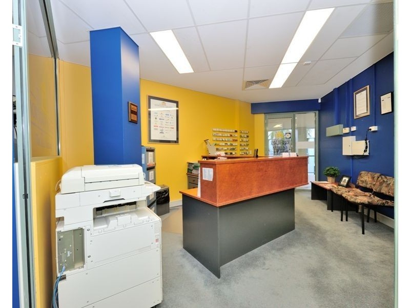 2/5-7 Railway Terrace, Rockingham WA 6168