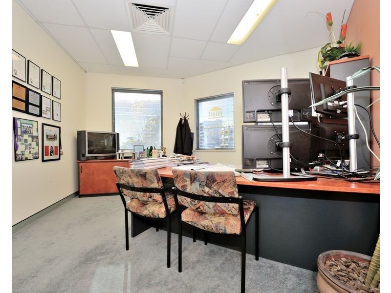 2/5-7 Railway Terrace, Rockingham WA 6168