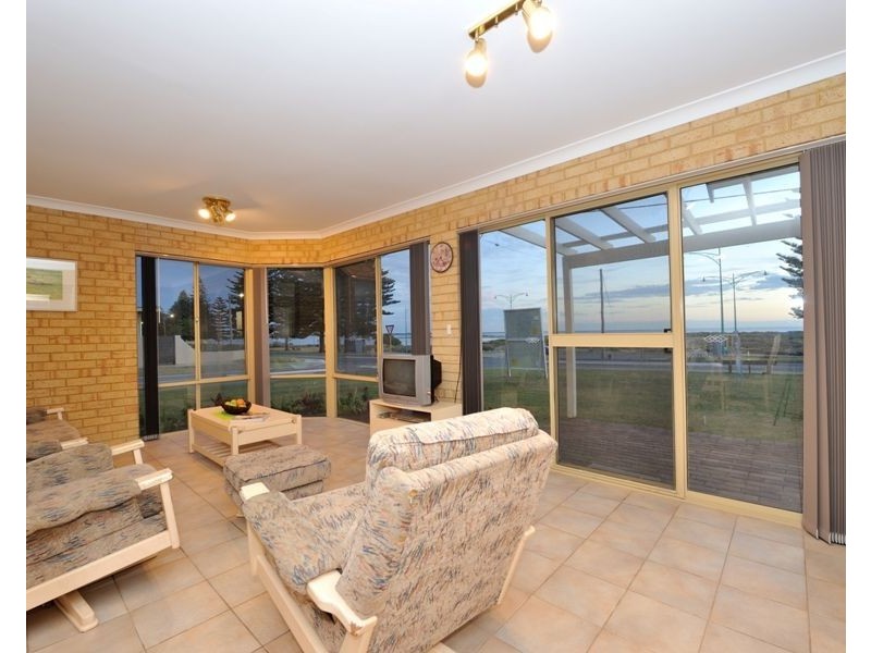 248 Safety Bay Road, Safety Bay WA 6169