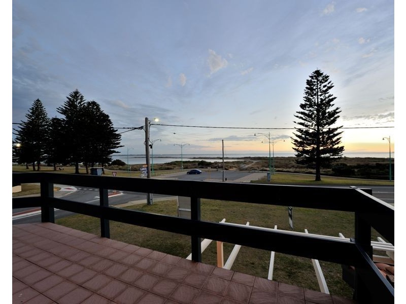 248 Safety Bay Road, Safety Bay WA 6169