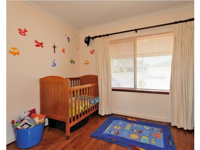 144 Safety Bay Road, Shoalwater WA 6169