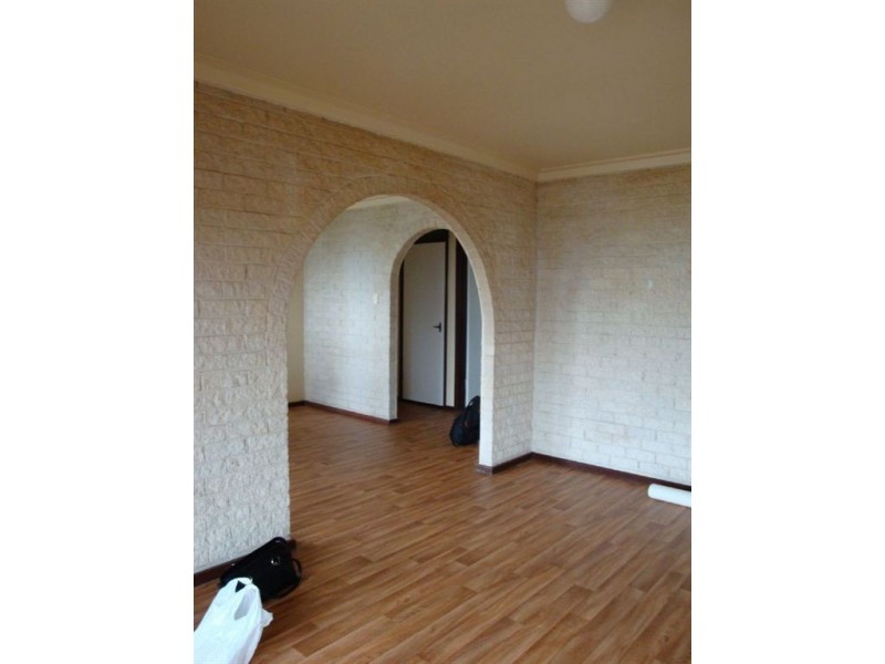 38 Warnbro Beach Road, Safety Bay WA 6169