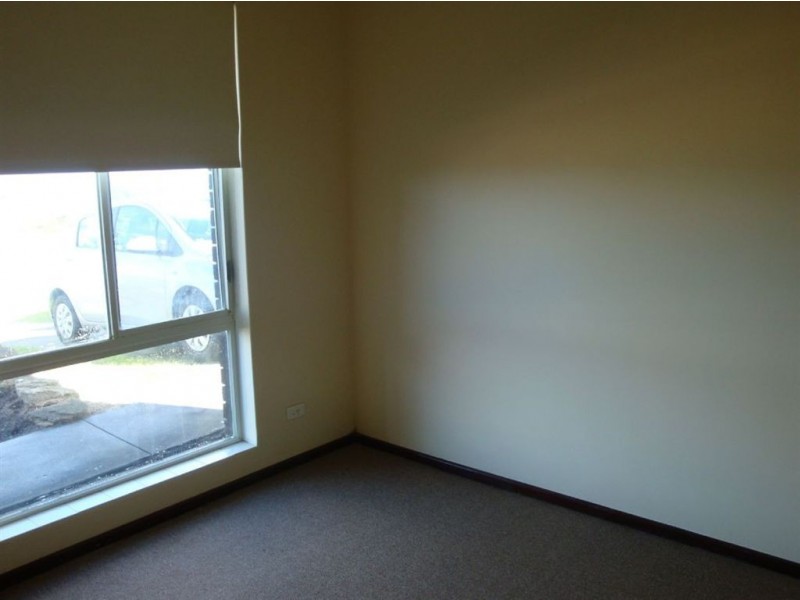 38 Warnbro Beach Road, Safety Bay WA 6169