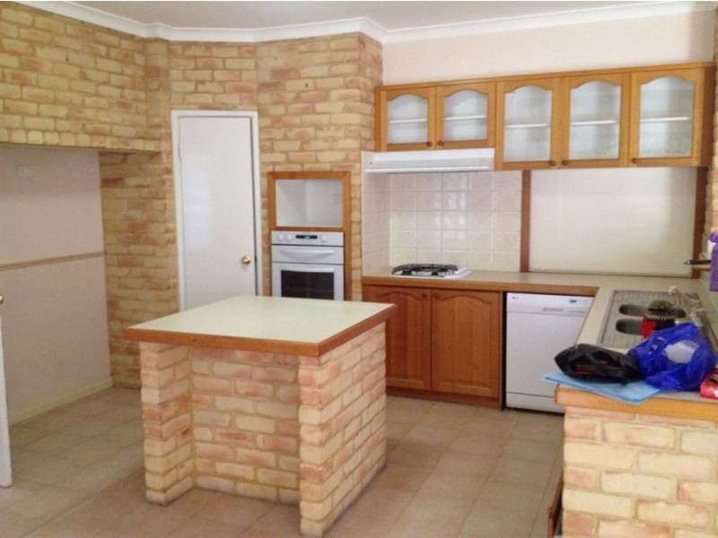 42 Triton Avenue, Waikiki WA 6169