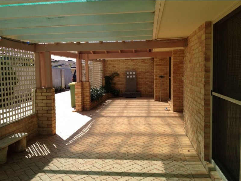 42 Triton Avenue, Waikiki WA 6169