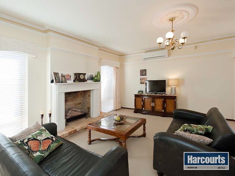 27 Donald Drive, Safety Bay WA 6169