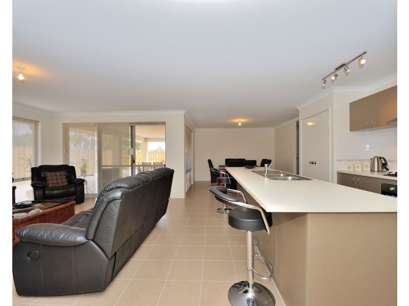 16 Amethyst Approach, Wellard WA 6170
