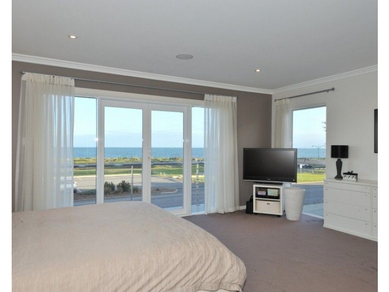 220A Arcadia Drive, Shoalwater WA 6169