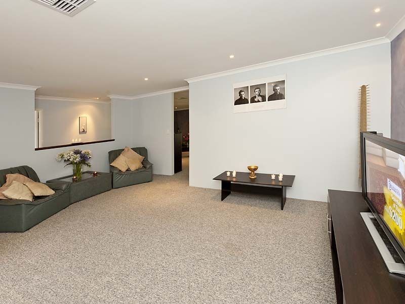 48 Cumberland Way, Waikiki WA 6169