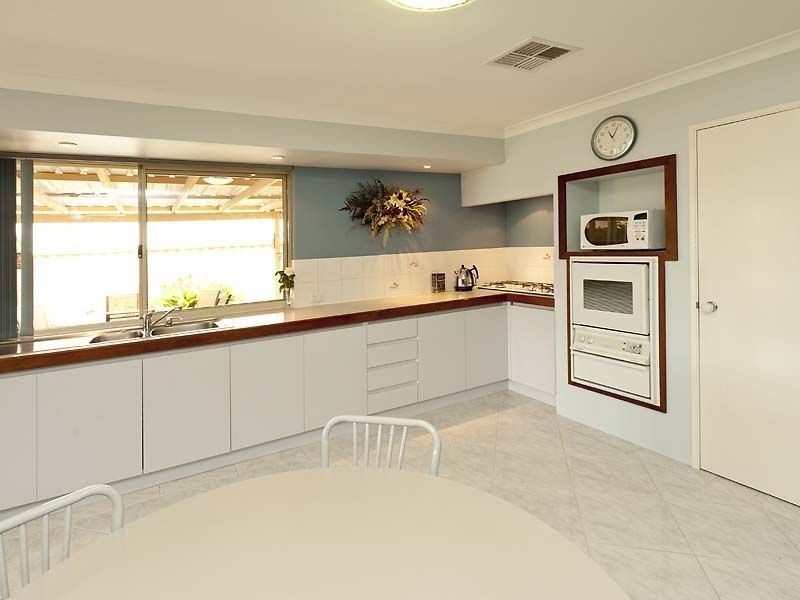 48 Cumberland Way, Waikiki WA 6169