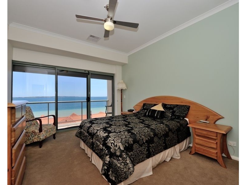 18/5-7 Railway Terrace, Rockingham WA 6168