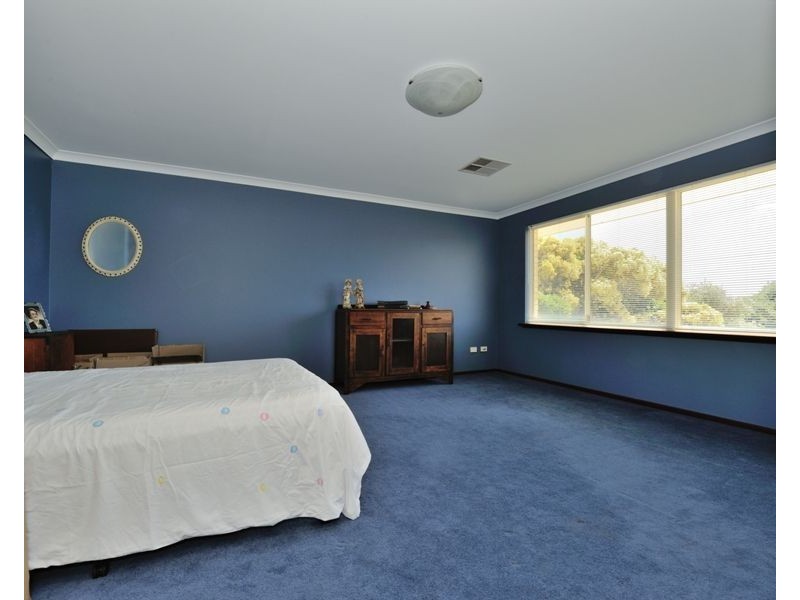 52 Arcadia Drive, Shoalwater WA 6169