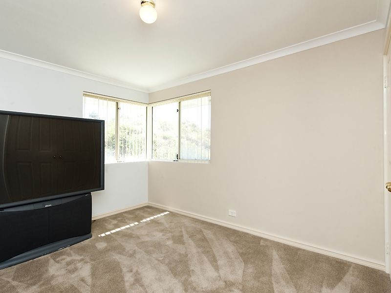 54 Fendam Street, Warnbro WA 6169