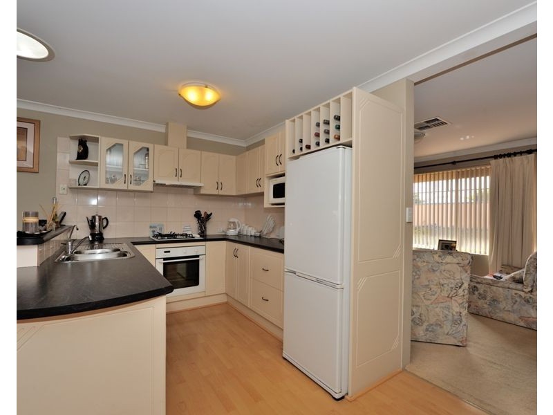 2/62 Parkin Street, Rockingham WA 6168