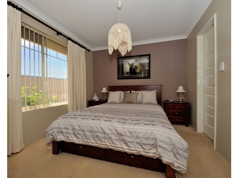 2/62 Parkin Street, Rockingham WA 6168