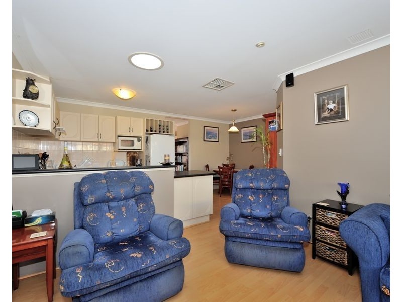 2/62 Parkin Street, Rockingham WA 6168