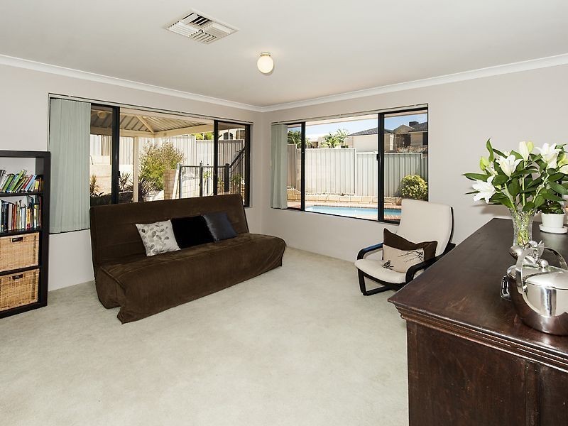 22 Pollard Way, Warnbro WA 6169