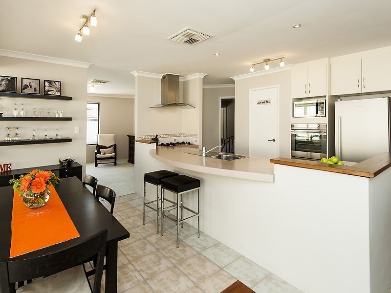 22 Pollard Way, Warnbro WA 6169