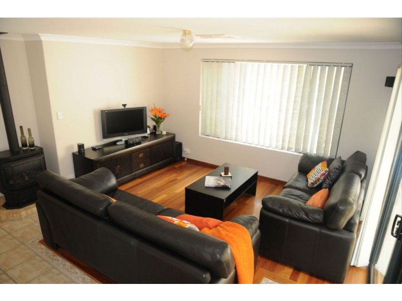 22 Pollard Way, Warnbro WA 6169