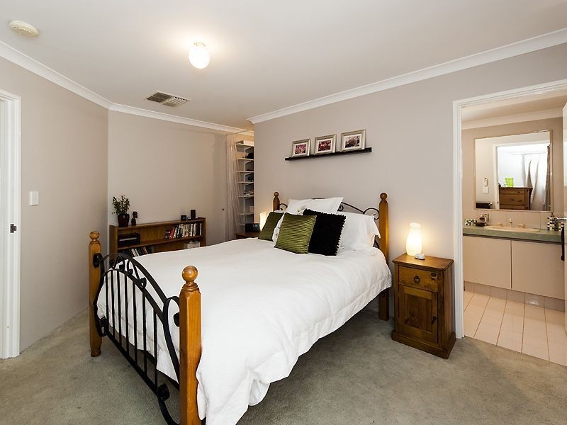 22 Pollard Way, Warnbro WA 6169