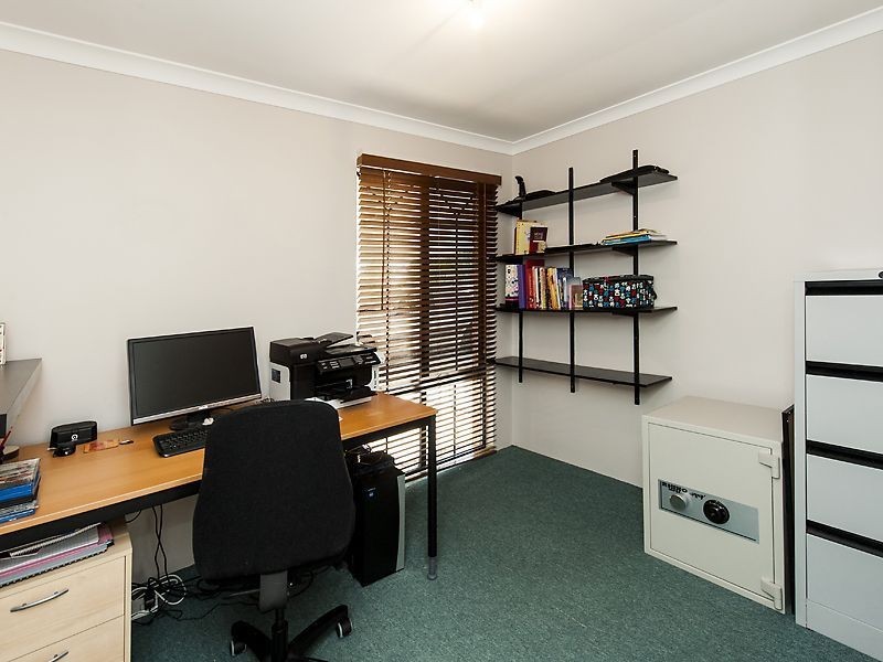 22 Pollard Way, Warnbro WA 6169