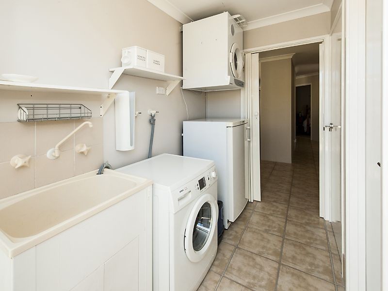 22 Pollard Way, Warnbro WA 6169