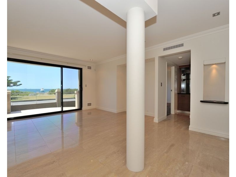 6/131 Esplanade, Rockingham WA 6168