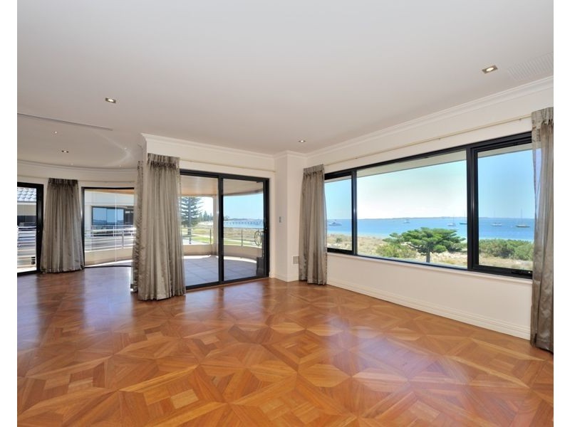 6/131 Esplanade, Rockingham WA 6168