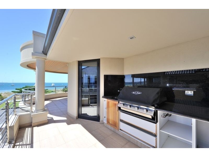 6/131 Esplanade, Rockingham WA 6168