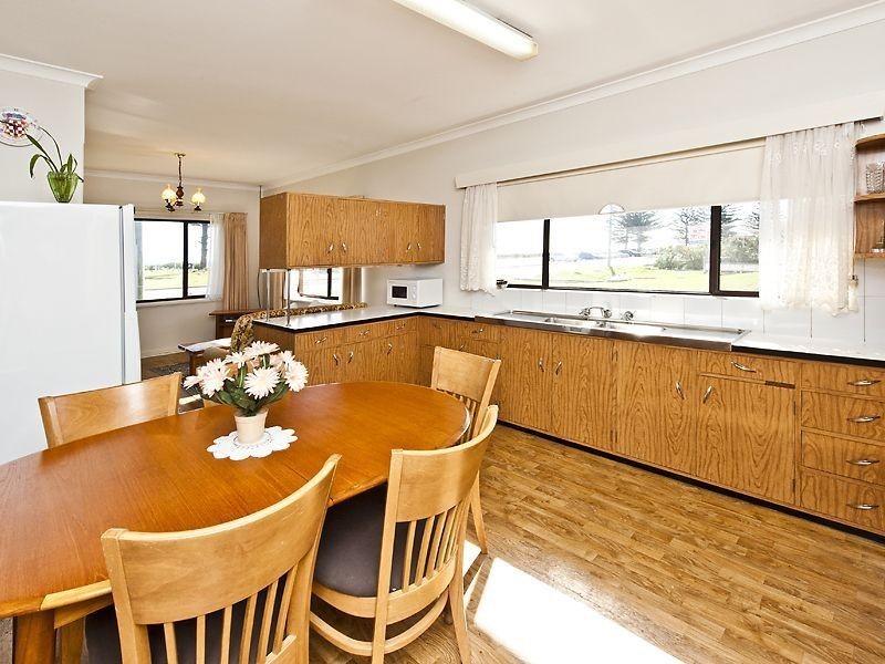 312 Safety Bay Road, Safety Bay WA 6169