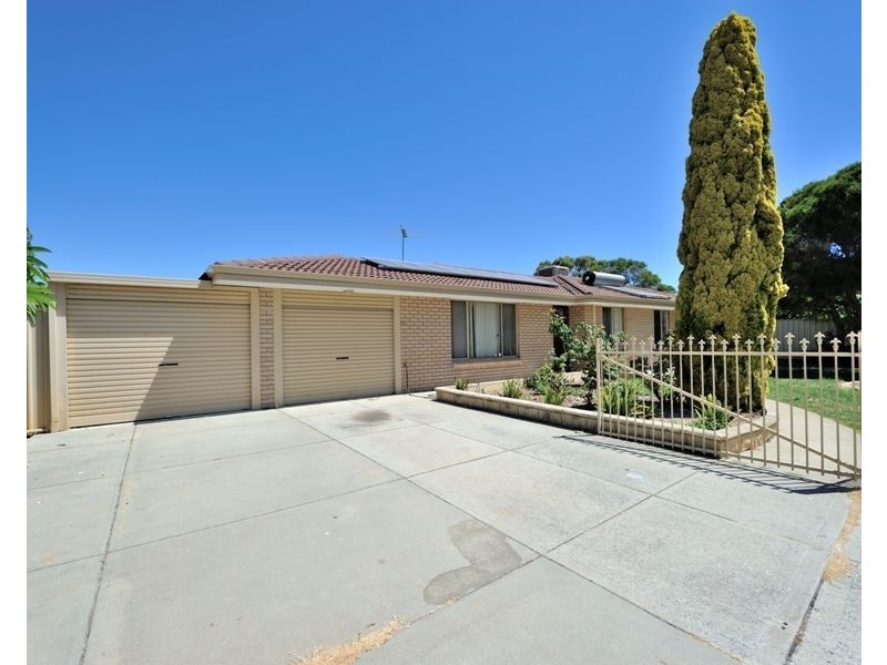 16 Nevis Place, Safety Bay WA 6169