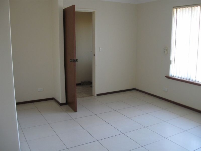 16 Nevis Place, Safety Bay WA 6169