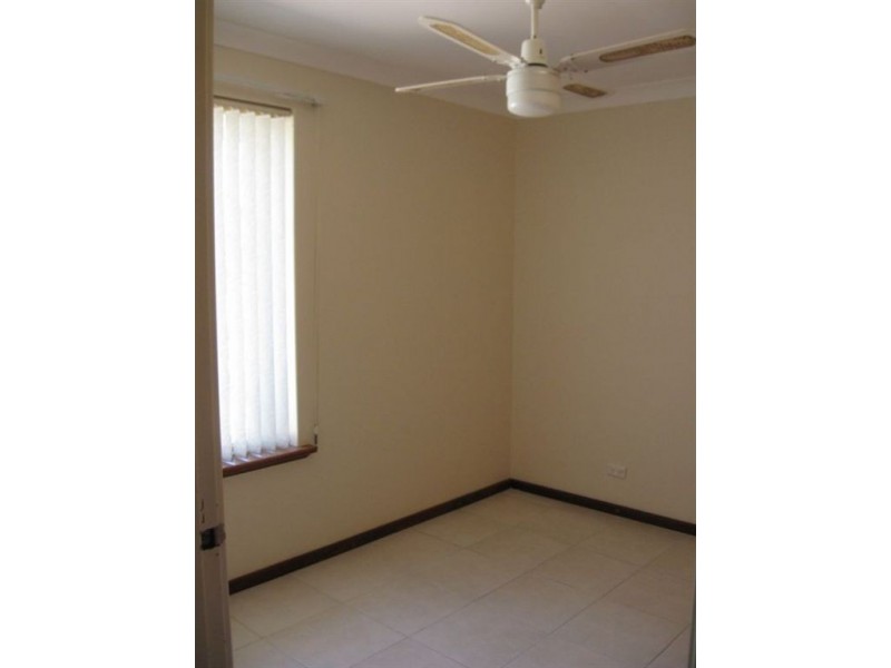 16 Nevis Place, Safety Bay WA 6169