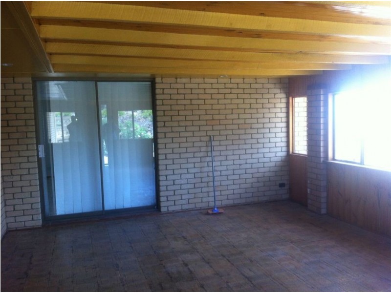 54 Warnbro Beach Road, Safety Bay WA 6169