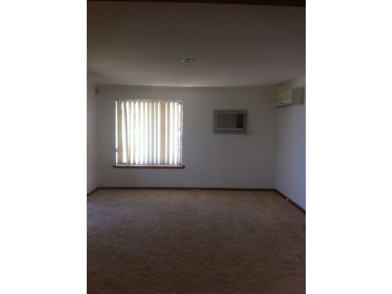 54 Warnbro Beach Road, Safety Bay WA 6169