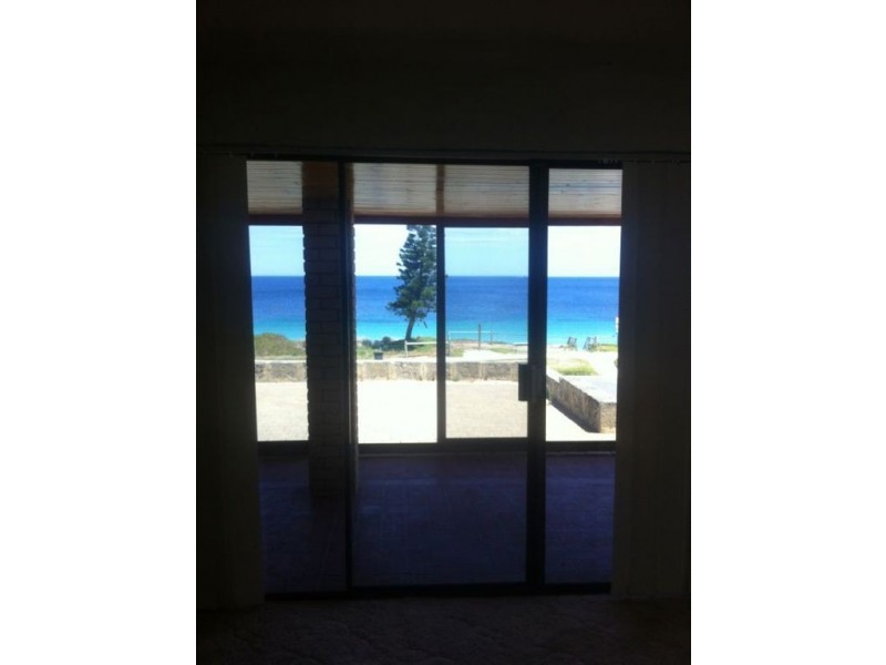 54 Warnbro Beach Road, Safety Bay WA 6169