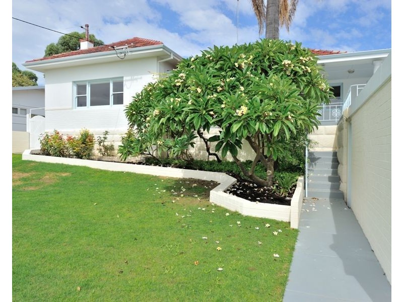 23 Gloucester Avenue, Shoalwater WA 6169