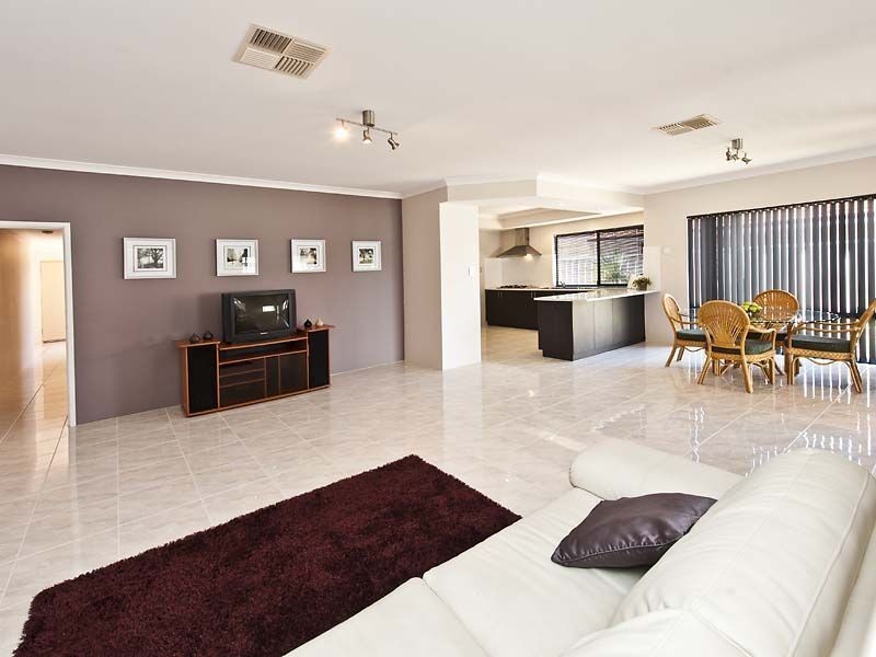 64 Morfontaine Parade, Port Kennedy WA 6172