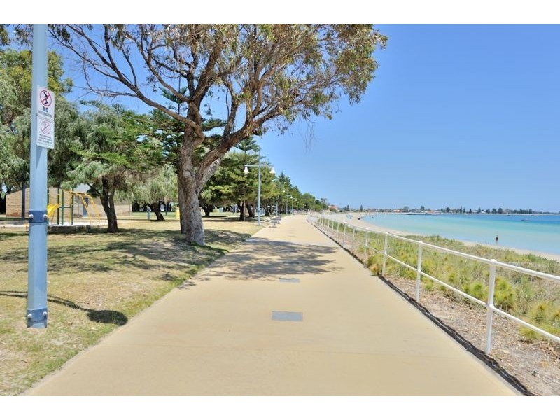2/59 Rockingham Beach Road, Rockingham WA 6168