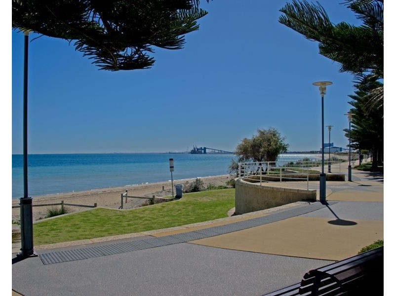 2/59 Rockingham Beach Road, Rockingham WA 6168