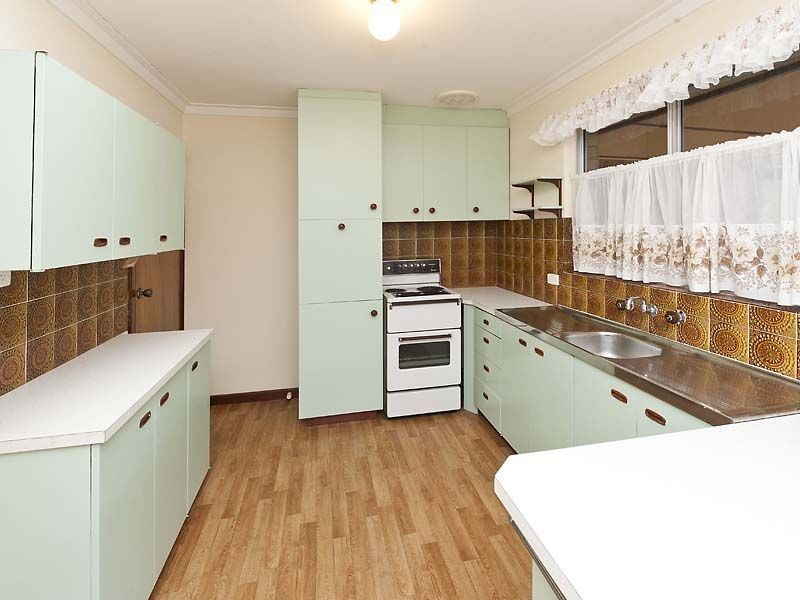 8 Tangaroa Close, Cooloongup WA 6168