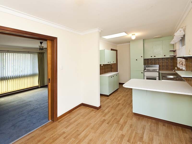 8 Tangaroa Close, Cooloongup WA 6168